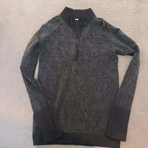 Lululemon quarter zip size 4.